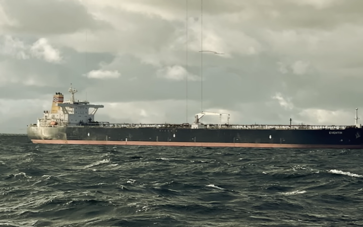 69646