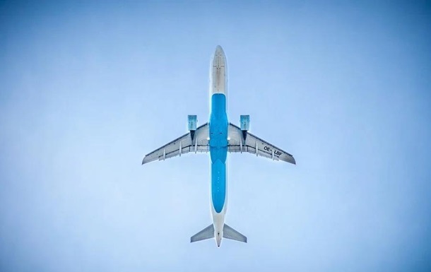 70083